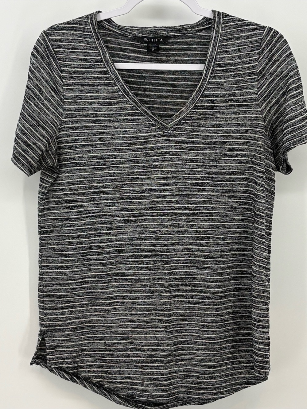 Athleta Women’s M V-Neck Shirt Sleeve Striped Top